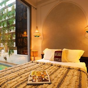 Riad Lumiere